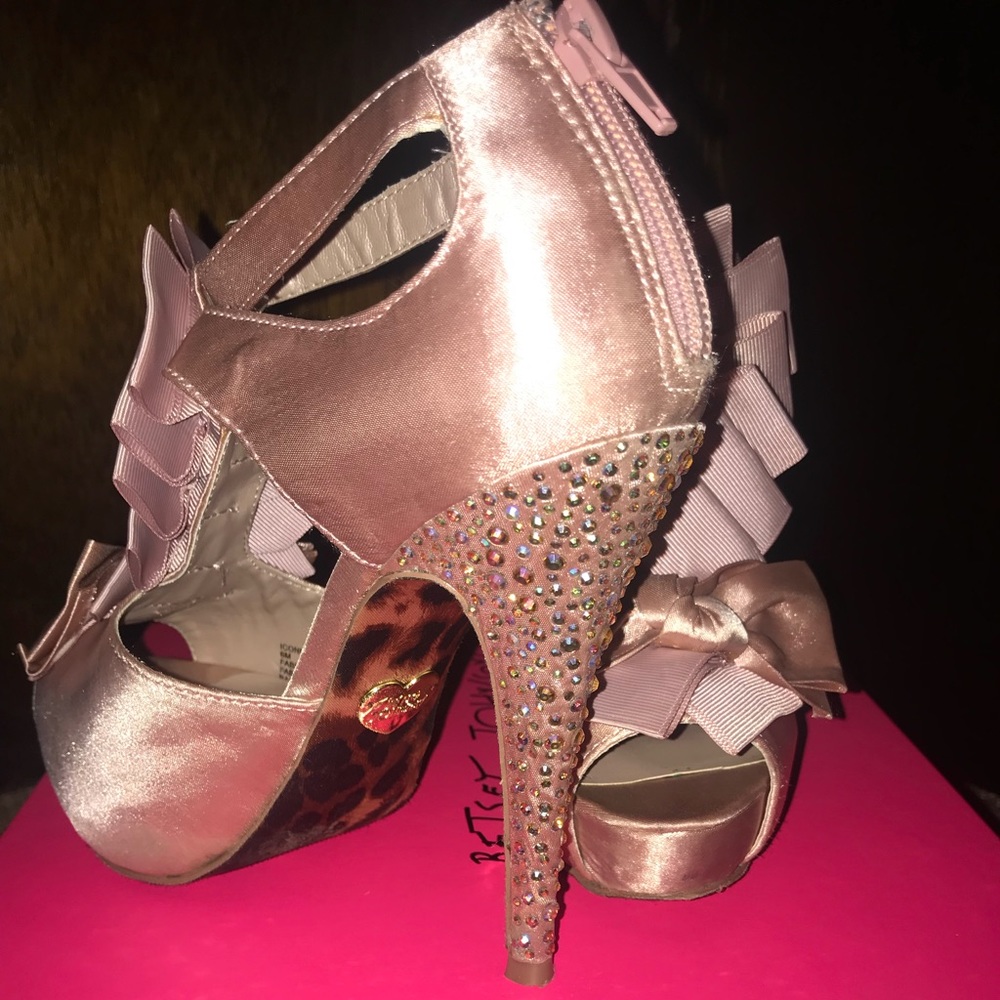 Betsey Johnson heel
